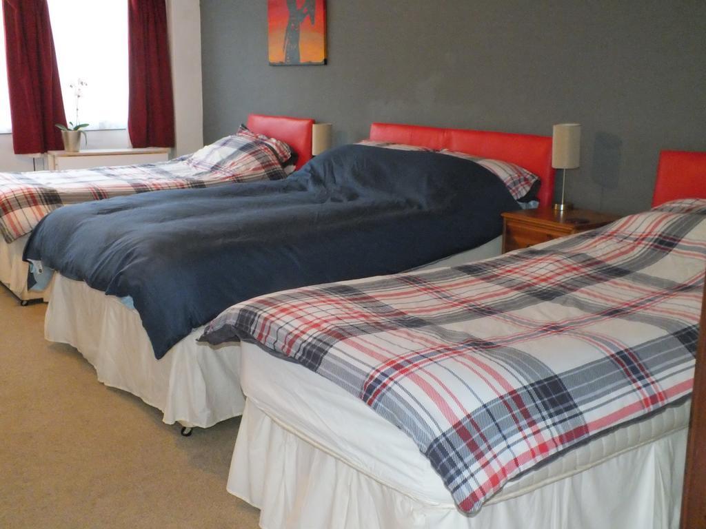 Bonna'S Bed And Breakfast Билт Уелс Екстериор снимка